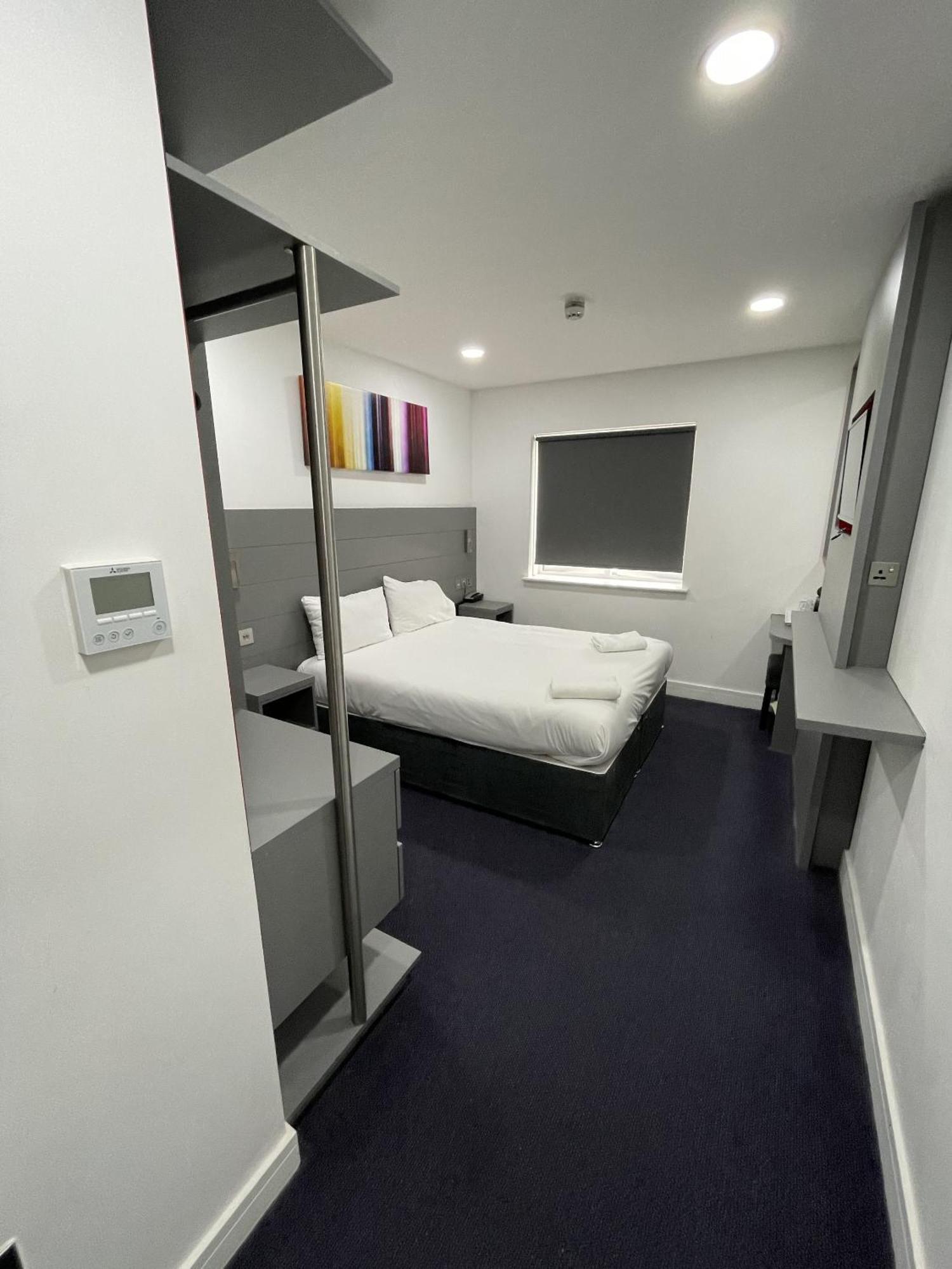 Ilford Hotel Goodmayes Extérieur photo