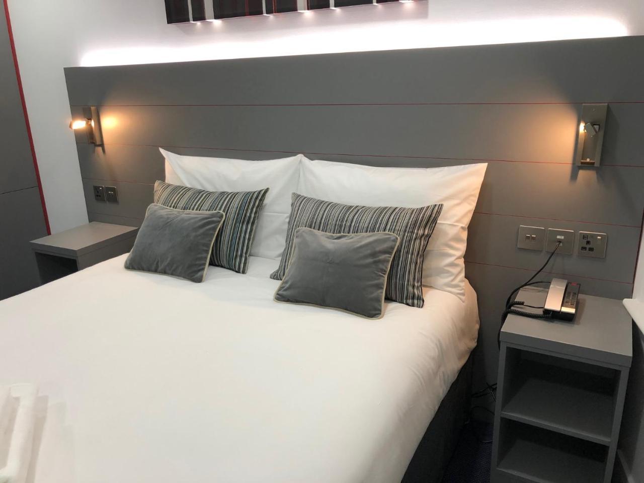 Ilford Hotel Goodmayes Extérieur photo